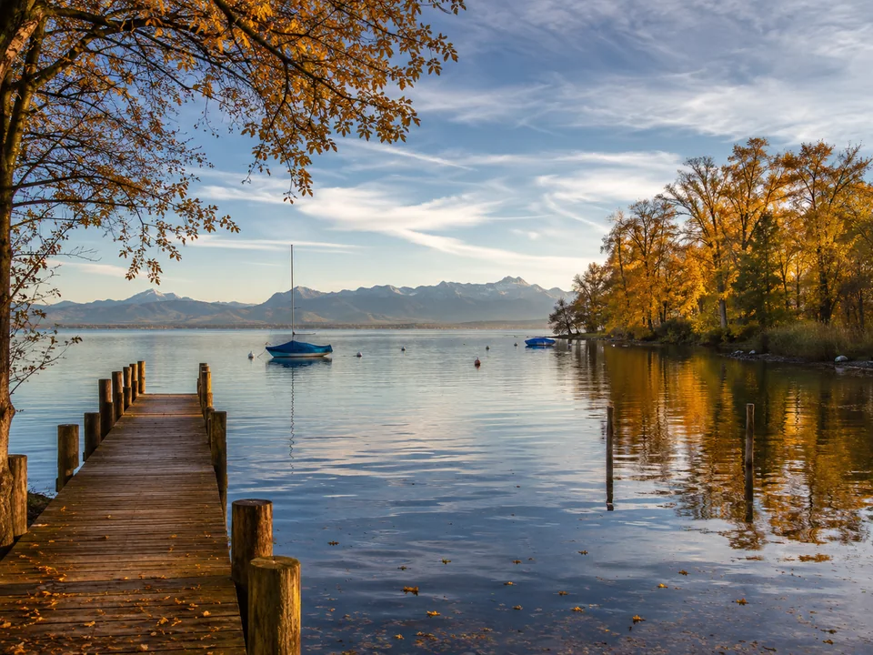 Chiemsee im Herbst: Wanderherbst, Kirta und klare Sicht